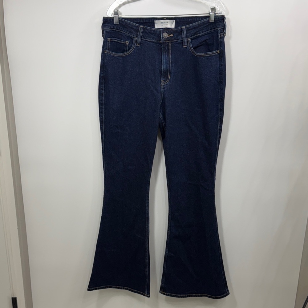 Hollister High-Rise flare jeans size 14/32 regular. NWT.